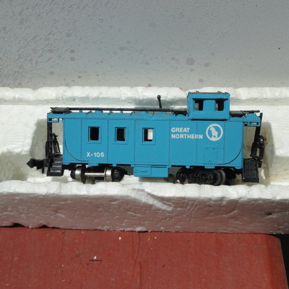 Vtg Bachman N SCALE Great Northern Cabose Train~EUC~Train fan~Man cave~